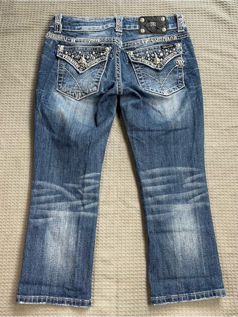 Miss Me Capri Jeans 27 Womens Studded Jeweled Buttoned Back Flap Western